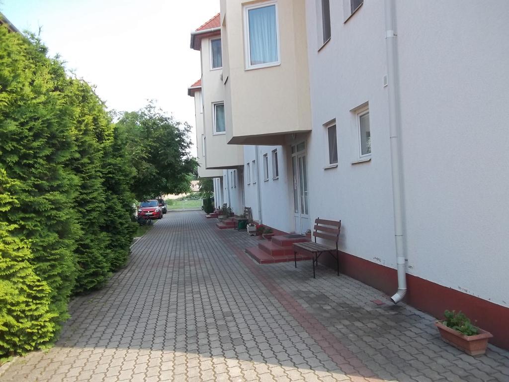 Apartman Pavai Hajdúszoboszló 外观 照片
